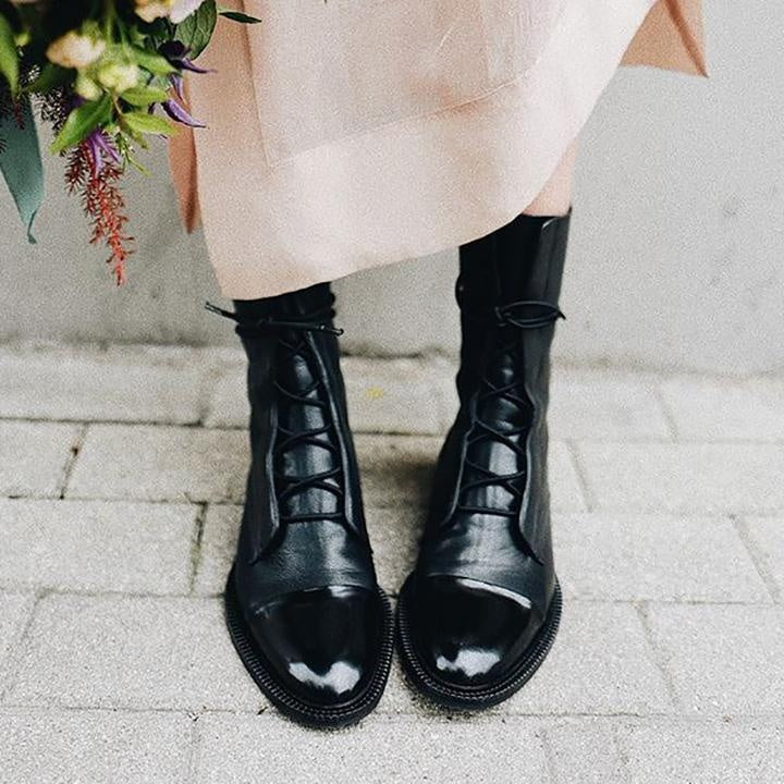 Xenia | Botines de piel con cordones